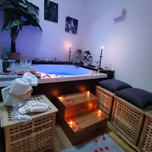 Appartamento Corte Dei Lombardi, Napoli